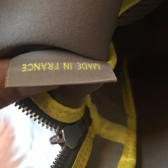 Louis Vuitton LV Cup 2000 Weatherly Yellow Shoulder Bag - Picture 9 of 17